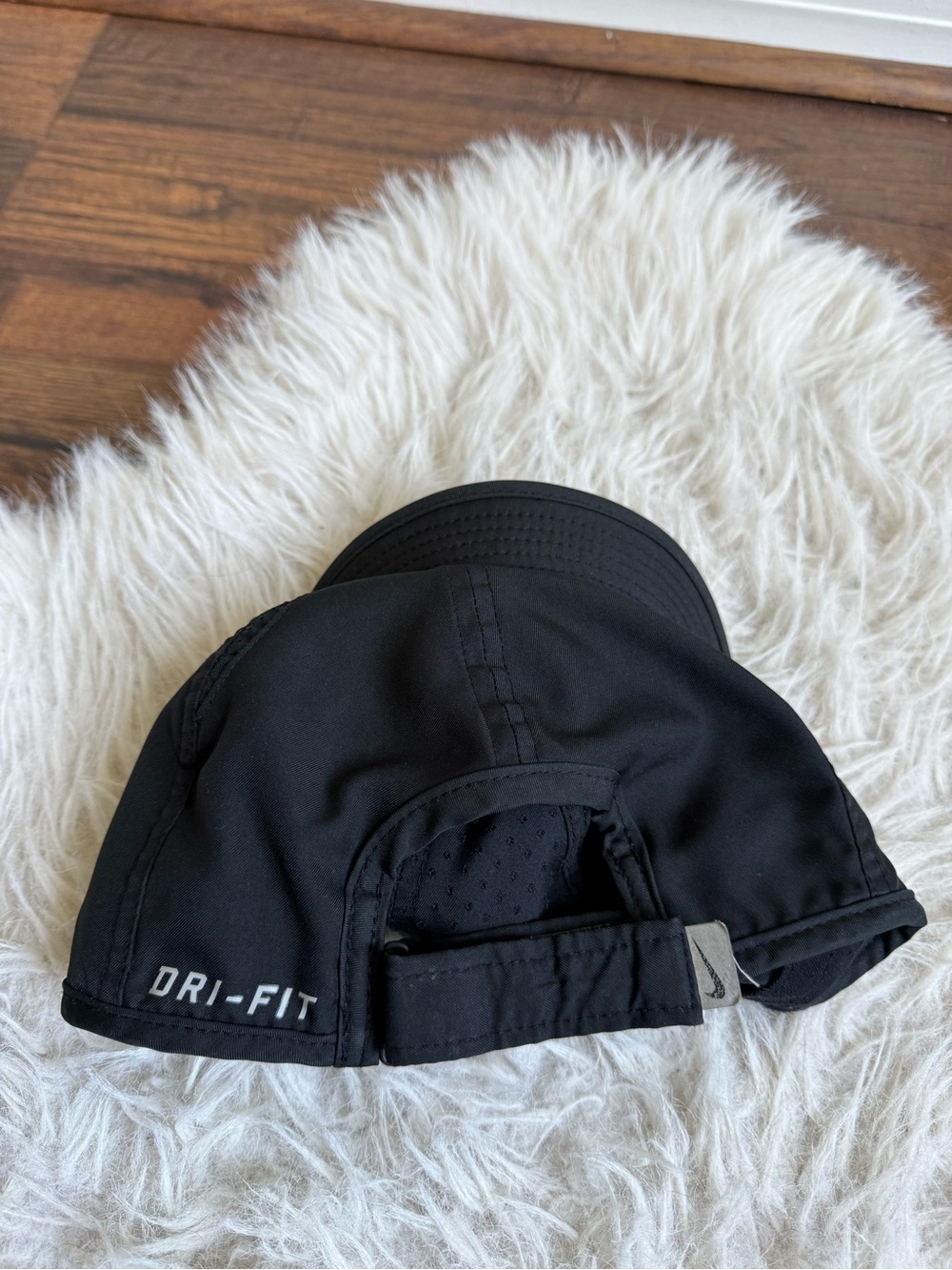 Nike Black Hat DRI FIT - Picture 5 of 5